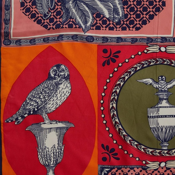 INOUI EDITIONS - bright illustrated large square silk scarf - NEW - Picture 3 of 4